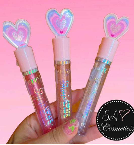 Brillo Labial "Sweet Love" de SANIYE – Edición Corazón Holográfico